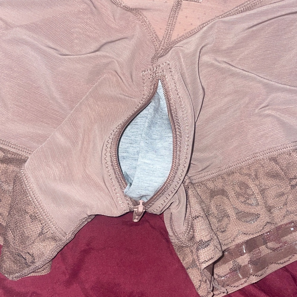 Shapellx shapewear Bare Essential AirSlim® Core
Sculpt Mid Thigh Shaper Short - Picture 7 of 10